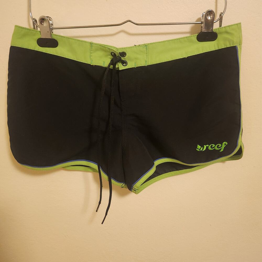 Reef Women's Board shorts Size 7